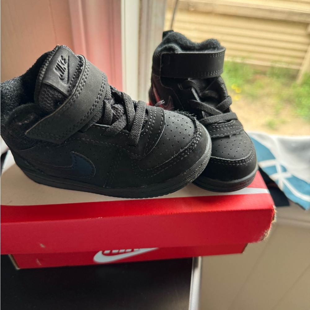 Nike Black High-Top Sneakers with Ankle Support